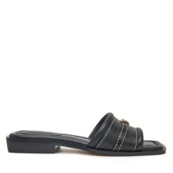 Klapki Michael Kors. Czarne klapki damskie Michael Kors, bez wzorów, bez obcasa. Za 369.99 zł.