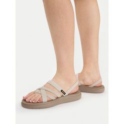 Japonki Teva. Brązowe klapki damskie Teva, bez wzorów, bez obcasa. Za 138.99 zł.