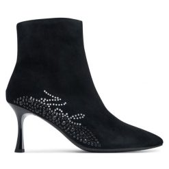 Botki KARL LAGERFELD. Czarne botki damskie Karl Lagerfeld, bez obcasa, na płaskiej podeszwie, bez zapięcia. Za 699.99 zł.