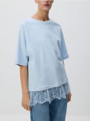 T-shirt z koronką - jasnoniebieski. Niebieskie t-shirty damskie Reserved, l, bez wzorów, z bawełny, bez kołnierzyka. Za 89.99 zł.