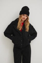 Sztruksowa kurtka bomberka w kolorze DEEP BLACK - PHANTOM-M. Czarne kurtki damskie Marsala, na jesień, m, bez wzorów, z bawełny, bez kaptura. W wyprzedaży za 319.95 zł.