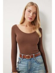 Happiness Istanbul Koszulka w kolorze brązowym rozmiar: S/M. Brązowe t-shirty damskie Happiness Istanbul, m, bez wzorów, bez kołnierzyka. Za 52.99 zł.