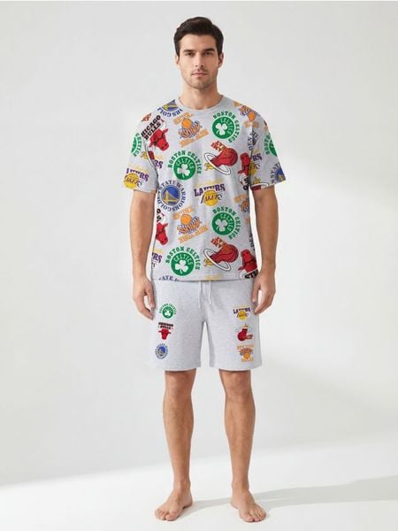 Piżama dwuczęściowa z nadrukiem NBA - szary. Szare piżamy męskie Sinsay, l, bez wzorów, bez ramiączek. Za 79.99 zł.