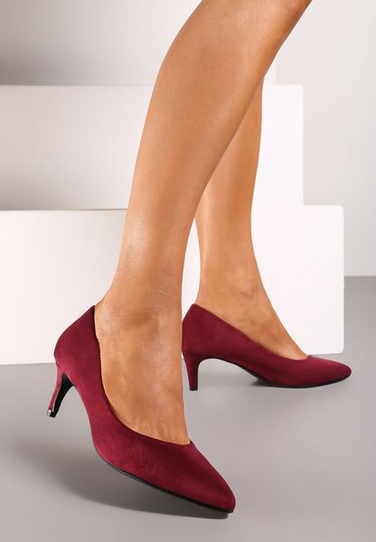 Bordowe Klasyczne Czółenka na Szpilce Ovirissa. Czerwone czółenka damskie Born2be, z aplikacjami, bez obcasa, na szpilce. Za 69.99 zł.