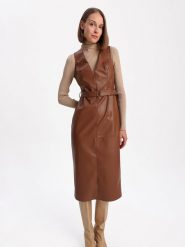 BGN Sukienka w kolorze jasnobrązowym rozmiar: 38. Brązowe sukienki damskie BGN, na co dzień, bez wzorów, ze skóry, bez kołnierzyka, bez ramiączek, midi, proste. Za 96.83 zł.