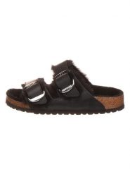 Birkenstock Skórzane klapki "Arizona" w kolorze czarnym rozmiar: 36. Czarne klapki damskie Birkenstock, bez wzorów, bez obcasa. Za 263.53 zł.
