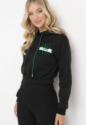 Czarna Bluza o Krótkim Fasonie z Kapturem i Ściągaczami oraz Nadrukiem Varel. Czarne bluzy z kapturem damskie Born2be, l. Za 34.99 zł.