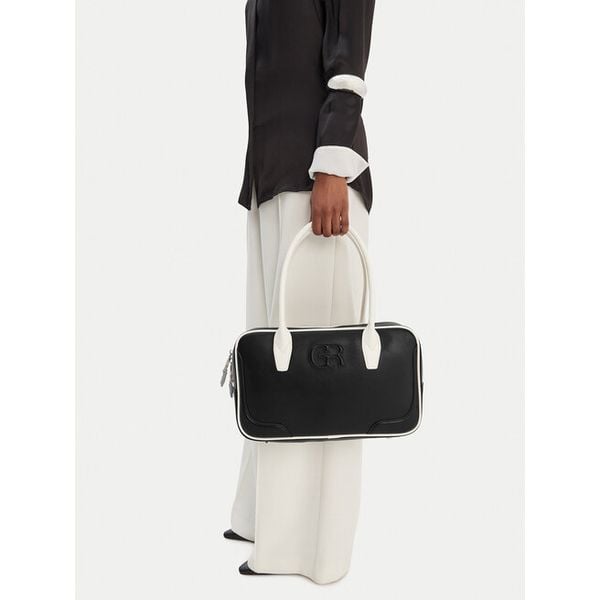 Torebka GINO ROSSI. Czarne torebki klasyczne damskie Gino Rossi, bez wzorów, bez dodatków. Za 229.99 zł.