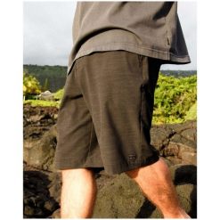 Krótkie buty Billabong Crossfire Mid asfaltowe. Zielone szorty męskie Billabong, bez wzorów, sportowe. Za 207.23 zł.