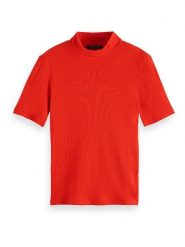 Scotch & Soda Koszulka w kolorze czerwonym rozmiar: L. Czerwone bluzki damskie Scotch & Soda, l, bez wzorów, prążkowane, bez kołnierzyka, bez ramiączek. Za 92.42 zł.