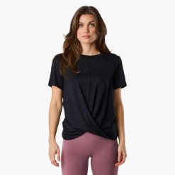 Koszulka treningowa damska Swedemount Core Wrap Soft Tee szybkoschnąca. Czarne bluzki damskie SWEDEMOUNT, bez wzorów, bez kołnierzyka. Za 79.99 zł.