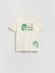 T-shirt comfort z nadrukiem - złamana biel. T-shirty męskie Reserved, l, bez wzorów, z bawełny, bez kołnierzyka. W wyprzedaży za 39.99 zł.