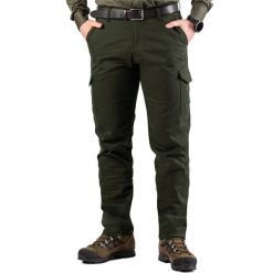 Spodnie myśliwskie męskie Tagart Traper 2 Green o kroju bojówki. Zielone spodnie materiałowe męskie tagart, bez wzorów. Za 379.00 zł.