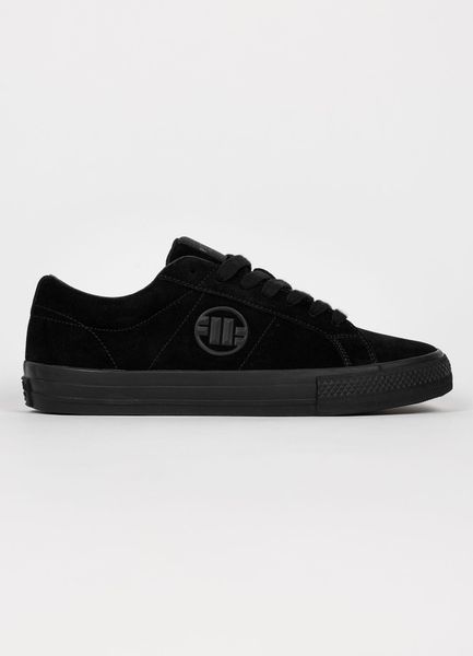 Buty sportowe PITBULL zamszowe sneakersy na co dzień TAYLOR. Czarne buty sportowe na co dzień damskie PITBULL, z gumy, bez zapięcia. Za 239.00 zł.