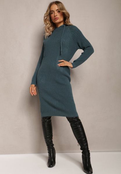 Ciemnozielona Wełniana Sukienka w Prążki z Kapturem Opiuda. Zielone sukienki damskie Renee, na co dzień, bez wzorów, z wełny, eleganckie, bez kołnierzyka, bez ramiączek, midi, sportowe. Za 79.99 zł.