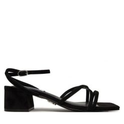 Sandały Steve Madden. Czarne sandały damskie Steve Madden, bez wzorów, bez obcasa, na słupku. Za 339.99 zł.