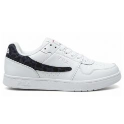 Buty do chodzenia damskie Fila Arcade A. Białe buty sportowe na co dzień damskie Fila, bez wzorów, z jeansu, trekkingowe. Za 147.49 zł.