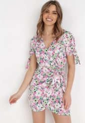 Jasnoróżowa Sukienka Ciliore. Czerwone sukienki damskie Born2be, na lato, l, bez wzorów, eleganckie, bez kołnierzyka, bez ramiączek, mini, kopertowe. W wyprzedaży za 143.99 zł.