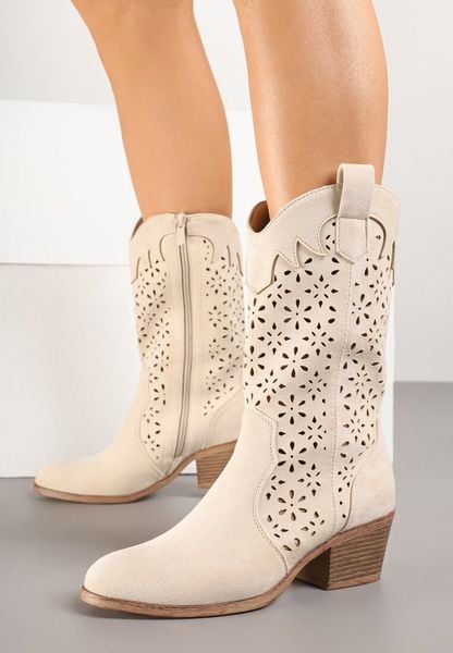 Beżowe Ażurowe Botki na Obcasie w Stylu Kowbojek Lissemi. Brązowe botki damskie Born2be, na jesień, z jeansu, eleganckie, bez obcasa, na obcasie, bez zapięcia. Za 149.99 zł.