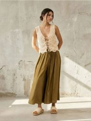 Spodnie culotte z wiskozą - zielony. Zielone spodnie materiałowe damskie Sinsay, bez wzorów, z wiskozy. Za 49.99 zł.