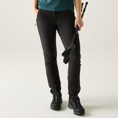 Damskie spodnie trekkingowe Mountain III. Czarne spodnie dresowe damskie Regatta, na lato, s, bez wzorów. Za 329.99 zł.