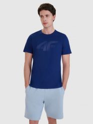 4F T-shirt regular z nadrukiem męski - granatowy L. Niebieskie t-shirty męskie 4f, l, bez wzorów, z bawełny, bez kołnierzyka. Za 59.99 zł.