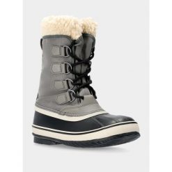 Śniegowce damskie Sorel Winter Carnival. Szare obuwie trekkingowe damskie Sorel. W wyprzedaży za 479.00 zł.