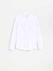 Gładka koszula super slim fit - biały. Białe koszule męskie Reserved, l, bez wzorów, z dzianiny, bez kołnierzyka, bez ramiączek. Za 129.99 zł.