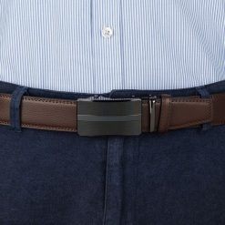 Pasek męski skórzany 3,5 cm klamra automatyczna Beltimore brązowy 50-570 : Kolory - brązowy, beżowy, Rozmiar pasków - r.110-125 cm. Brązowe paski męskie bez wzorów, ze skóry, wizytowe. Za 64.99 zł.