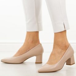 Różowe krem czółenka damskie na obcasie Sergio Leone Pb413. Czerwone czółenka damskie Sergio Leone, bez wzorów, ze skóry, bez obcasa, na obcasie. Za 169.00 zł.