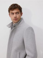 Płaszcz z wełną - jasnoszary. Szare płaszcze męskie Reserved, l, bez wzorów, z dzianiny. Za 259.99 zł.