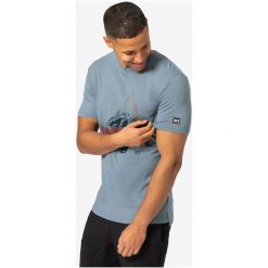 Koszulka z krótkim rękawkiem męska SUPER.NATURAL Energy Tee. Niebieskie t-shirty sportowe męskie Super.natural, na zimę, m, z materiału, bez ramiączek, do biegania. Za 299.99 zł.